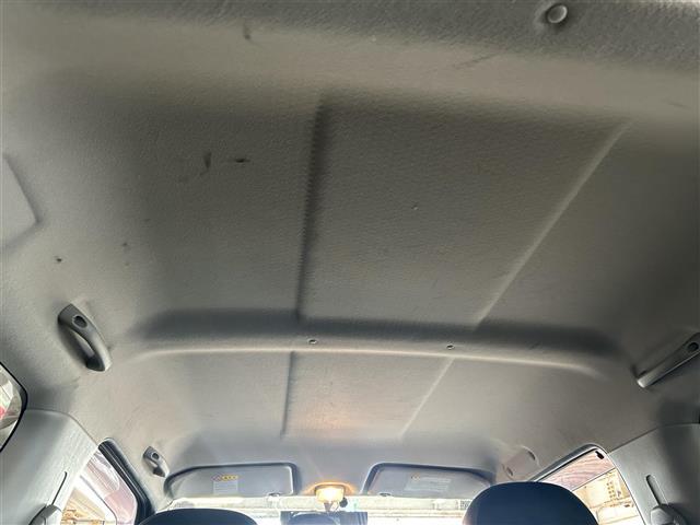 ジムニー ランドベンチャー 純正16インチAW/純正フロアマット/純正マッドガード/電動格納ミラー/ドアバイザー/ETC/D席シートヒーター/ヘットライトレベライザー/CDオーディオ(FM/AM/CD/MD)(21枚目)