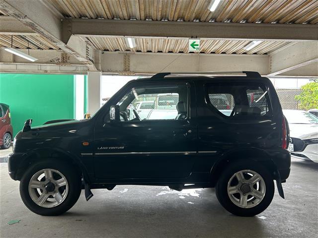 ジムニー ランドベンチャー 純正16インチAW/純正フロアマット/純正マッドガード/電動格納ミラー/ドアバイザー/ETC/D席シートヒーター/ヘットライトレベライザー/CDオーディオ(FM/AM/CD/MD)(27枚目)