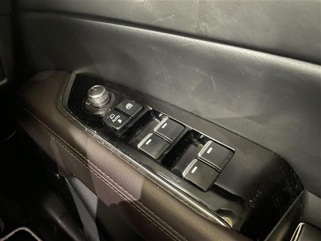CX-5 25S エクスクルーシブモード ワンオーナー BOSEサウンド 純正ナビ BT フルセグ 全方位 バックカメラ レーダークルコン パワーバックドア レザーシート シートヒーター エアシート 純正19インチAW ワイヤレス充電(22枚目)