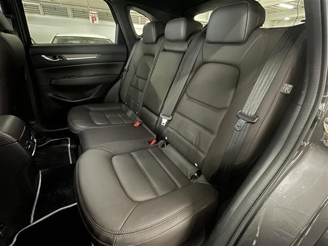 CX-5 25S エクスクルーシブモード ワンオーナー BOSEサウンド 純正ナビ BT フルセグ 全方位 バックカメラ レーダークルコン パワーバックドア レザーシート シートヒーター エアシート 純正19インチAW ワイヤレス充電(30枚目)