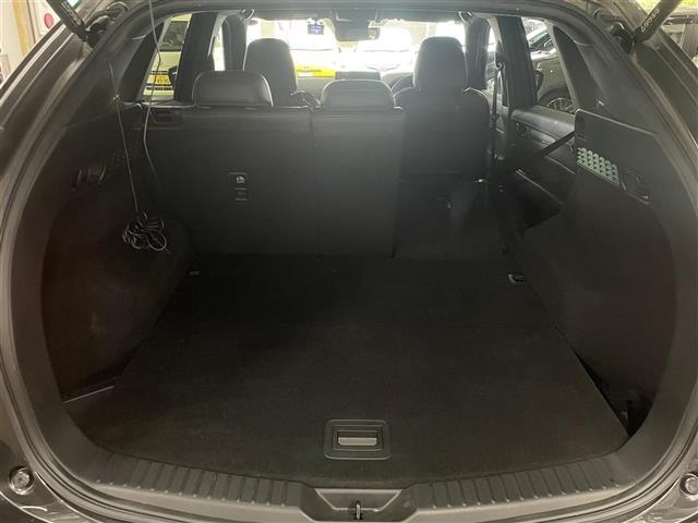 CX-5 25S エクスクルーシブモード ワンオーナー BOSEサウンド 純正ナビ BT フルセグ 全方位 バックカメラ レーダークルコン パワーバックドア レザーシート シートヒーター エアシート 純正19インチAW ワイヤレス充電(32枚目)