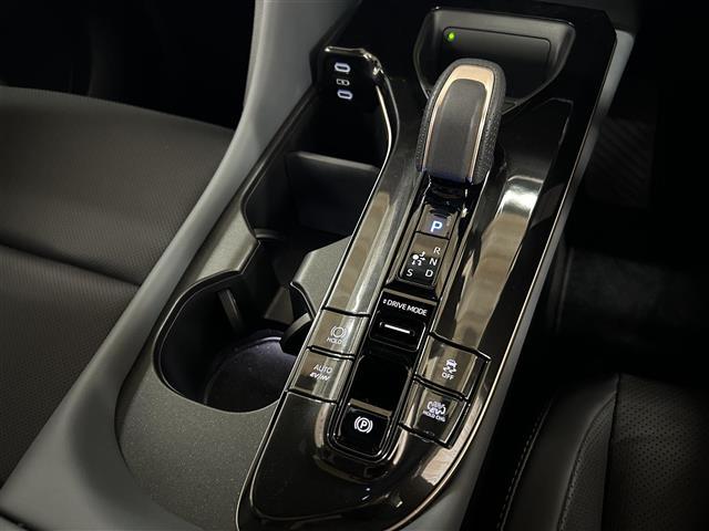 クラウンエステート ＲＳ　ワンオーナー／純正ディスプレイオーディオフルモデリスタエアロ／ワイヤレス充電／ドラレコ前後／ガラスルーフ／ステアリングヒーター／エアシートＤ＋Ｎ／シートヒーター全席／パワーバックドア／ＥＴＣ／黒レザー（8枚目）