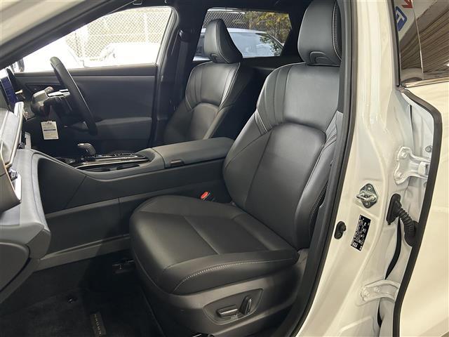 クラウンエステート ＲＳ　ワンオーナー／純正ディスプレイオーディオフルモデリスタエアロ／ワイヤレス充電／ドラレコ前後／ガラスルーフ／ステアリングヒーター／エアシートＤ＋Ｎ／シートヒーター全席／パワーバックドア／ＥＴＣ／黒レザー（23枚目）