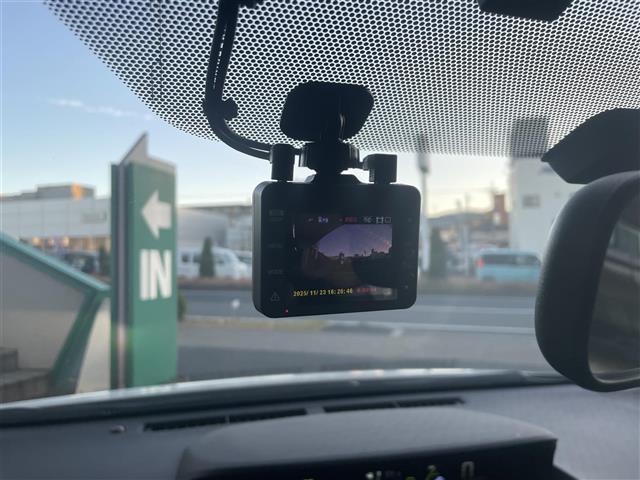 プリウスアルファ G 社外ナビ/バックカメラ/クルーズコントロール/ETC/社外前後ドラレコ/純正フロアマット/純正AW16インチ/オートLEDライト/電動格納ミラー/スマートキー×2(12枚目)