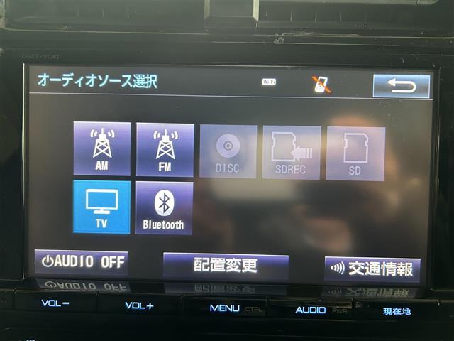 プリウス Ｓ　純正ナビ／バックカメラ／レーダークルコン／プリクラッシュセーフティ／ＥＴＣ／オートリトラミラー／ドラレコ前方／全席オートパワーウィンドウ／照明付バニティミラー／ウィンカーミラー／ドアバイザー／ＬＥＤ（3枚目）