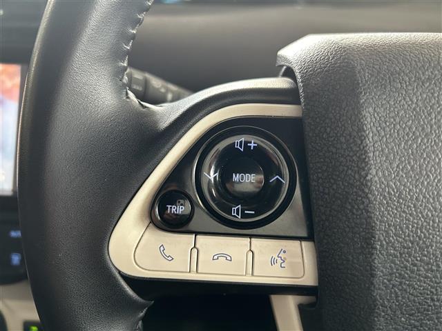 プリウス Ｓ　純正ナビ／バックカメラ／レーダークルコン／プリクラッシュセーフティ／ＥＴＣ／オートリトラミラー／ドラレコ前方／全席オートパワーウィンドウ／照明付バニティミラー／ウィンカーミラー／ドアバイザー／ＬＥＤ（8枚目）