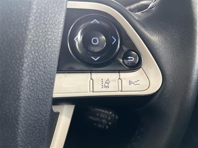 プリウス Ｓ　純正ナビ／バックカメラ／レーダークルコン／プリクラッシュセーフティ／ＥＴＣ／オートリトラミラー／ドラレコ前方／全席オートパワーウィンドウ／照明付バニティミラー／ウィンカーミラー／ドアバイザー／ＬＥＤ（9枚目）