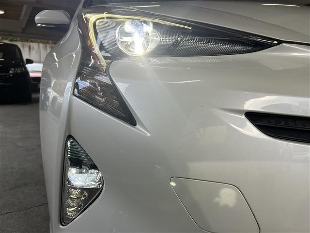 プリウス Ｓ　純正ナビ／バックカメラ／レーダークルコン／プリクラッシュセーフティ／ＥＴＣ／オートリトラミラー／ドラレコ前方／全席オートパワーウィンドウ／照明付バニティミラー／ウィンカーミラー／ドアバイザー／ＬＥＤ（34枚目）