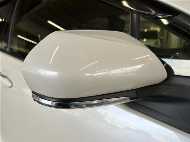 プリウス Ｓ　純正ナビ／バックカメラ／レーダークルコン／プリクラッシュセーフティ／ＥＴＣ／オートリトラミラー／ドラレコ前方／全席オートパワーウィンドウ／照明付バニティミラー／ウィンカーミラー／ドアバイザー／ＬＥＤ（36枚目）