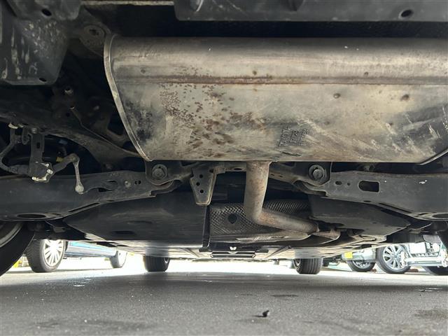 プリウス Ｓ　純正ナビ／バックカメラ／レーダークルコン／プリクラッシュセーフティ／ＥＴＣ／オートリトラミラー／ドラレコ前方／全席オートパワーウィンドウ／照明付バニティミラー／ウィンカーミラー／ドアバイザー／ＬＥＤ（38枚目）