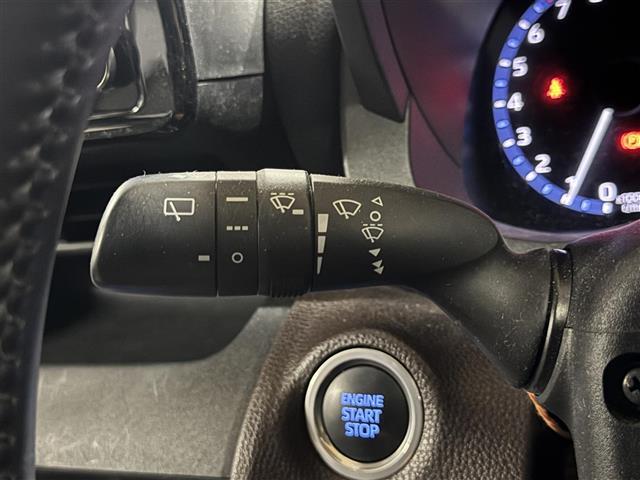 ヤリスクロス Ｚ　ディスプレイオーディオ／バックカメラ／社外ドラレコ前後／ＴＶキャンセラー／コーナーセンサー前後／シートヒーターＤ＋Ｎ／ＥＴＣ／ＢＳＭ／Ｄ席パワーシート／オートＬＥＤライト／オートハイビーム（12枚目）