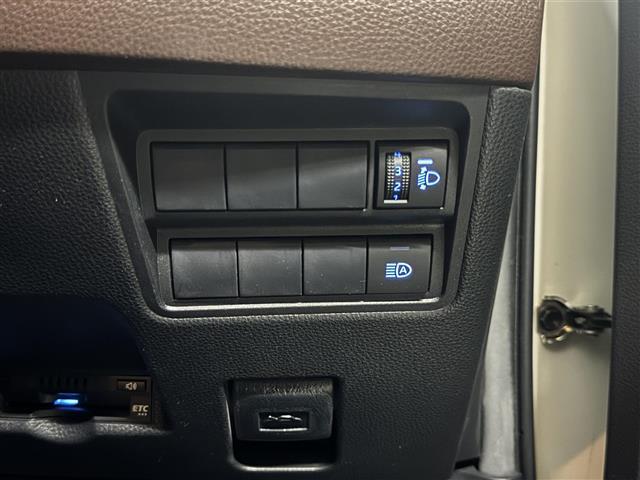 ヤリスクロス Ｚ　ディスプレイオーディオ／バックカメラ／社外ドラレコ前後／ＴＶキャンセラー／コーナーセンサー前後／シートヒーターＤ＋Ｎ／ＥＴＣ／ＢＳＭ／Ｄ席パワーシート／オートＬＥＤライト／オートハイビーム（14枚目）