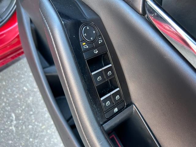 ＭＡＺＤＡ３セダン ２０Ｓ　Ｌパッケージ　４ＷＤ　ｉ－ＡＣＴＩＶＥＳＥＮＳＥ（運転支援／リスク警報）　純正メモリナビ（ＣＤ／ＤＶＤ／ＢＴ）　車外カメラ（バック／全方位）　ＥＴＣ　純正前後ドライブレコーダー　レーダークルーズコントロール（21枚目）