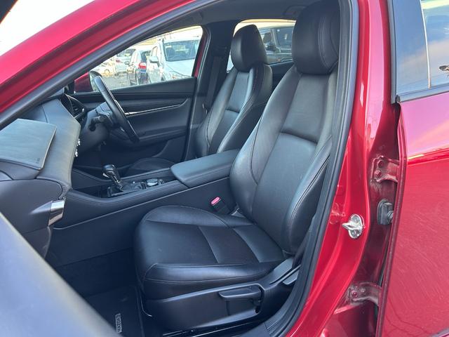 ＭＡＺＤＡ３セダン ２０Ｓ　Ｌパッケージ　４ＷＤ　ｉ－ＡＣＴＩＶＥＳＥＮＳＥ（運転支援／リスク警報）　純正メモリナビ（ＣＤ／ＤＶＤ／ＢＴ）　車外カメラ（バック／全方位）　ＥＴＣ　純正前後ドライブレコーダー　レーダークルーズコントロール（27枚目）