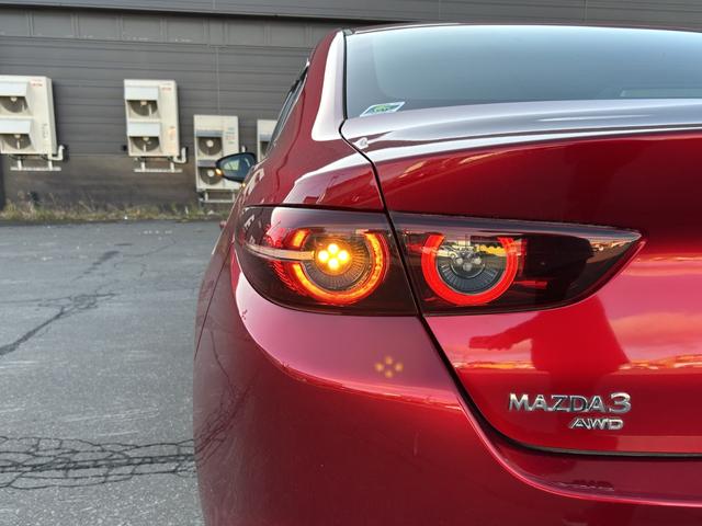 ＭＡＺＤＡ３セダン ２０Ｓ　Ｌパッケージ　４ＷＤ　ｉ－ＡＣＴＩＶＥＳＥＮＳＥ（運転支援／リスク警報）　純正メモリナビ（ＣＤ／ＤＶＤ／ＢＴ）　車外カメラ（バック／全方位）　ＥＴＣ　純正前後ドライブレコーダー　レーダークルーズコントロール（44枚目）