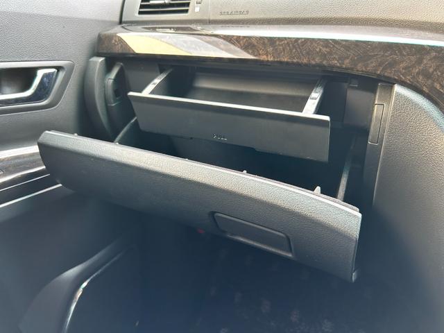 ヴェルファイアハイブリッド ZR Gエディション 純正ナビ(CD/DVD/BT) フルセグTV フリップダウンモニター サンルーフ 両側パワースライドドア 電動リアゲート クルーズコントロール パワーシート シートヒーター 社外エンジンスターター(23枚目)