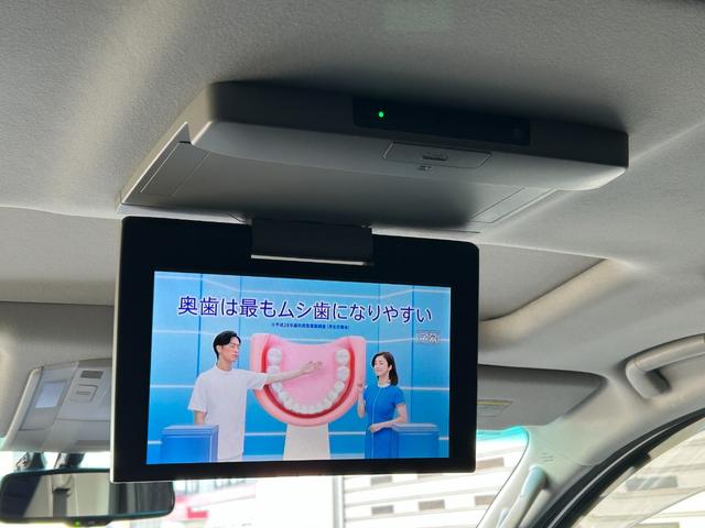 ヴェルファイアハイブリッド ZR Gエディション 純正ナビ(CD/DVD/BT) フルセグTV フリップダウンモニター サンルーフ 両側パワースライドドア 電動リアゲート クルーズコントロール パワーシート シートヒーター 社外エンジンスターター(30枚目)