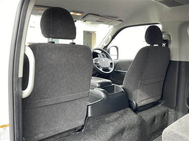 ハイエースワゴン ＧＬ　４ＷＤ／ワンオーナー／禁煙車／寒冷地仕様／アルパイン１１型ナビ／ＣＤ／ＤＶＤ／ＳＤ／ＭＳＶ／ＵＳＢ／ＢＴ／フルセグ／バックカメラ／ＰＣＳ／ＬＤＡ／ＰＫＳＢ／クリアランスソナー／社外ＡＷ冬タイヤ／ＥＴＣ（13枚目）