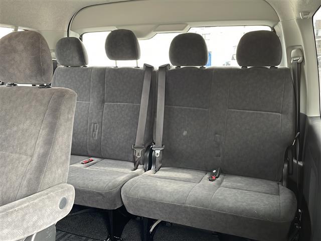 ハイエースワゴン ＧＬ　４ＷＤ／ワンオーナー／禁煙車／寒冷地仕様／アルパイン１１型ナビ／ＣＤ／ＤＶＤ／ＳＤ／ＭＳＶ／ＵＳＢ／ＢＴ／フルセグ／バックカメラ／ＰＣＳ／ＬＤＡ／ＰＫＳＢ／クリアランスソナー／社外ＡＷ冬タイヤ／ＥＴＣ（16枚目）