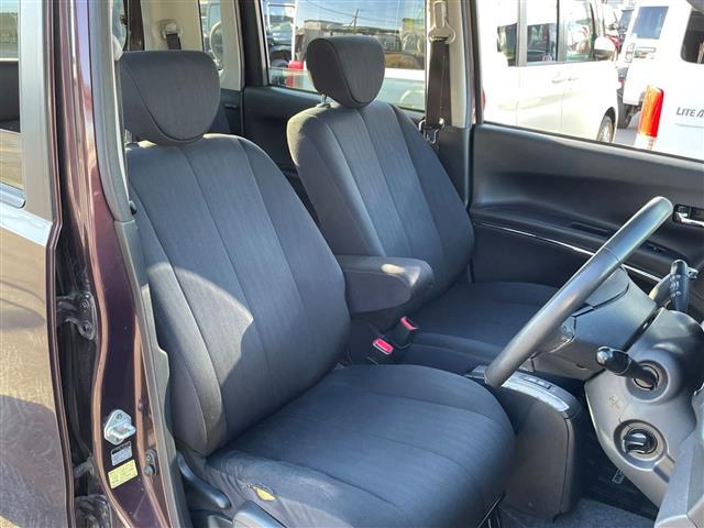 タントエグゼ カスタムＧ　４ＷＤ／禁煙車／社外オーディオ／革巻きステアリング／ミラーウィンカー／純正フロアマット／社外エンジンスターター／冬タイヤ積込／フォグランプ／スマートキー／ドアバイザー／スペアキー／保証書／取扱説明書（7枚目）