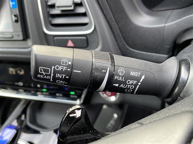 ヴェゼル ハイブリッドＺ・ホンダセンシング　４ＷＤ／禁煙車／純正メモリナビ／ＣＤ／ＤＶＤ／ＳＤ／ＢＴ／ＵＳＢ／１セグ／バクカメラ／ホンダセンシング／衝突軽減ブレーキ／レーンキープ／レーダークルーズコントロール／誤発進抑制／シートヒーター／ＥＴＣ（21枚目）