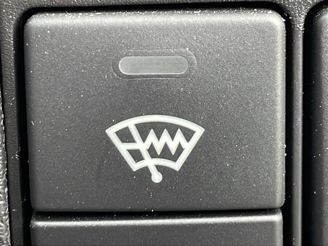 ヴェゼル ハイブリッドＺ・ホンダセンシング　４ＷＤ／禁煙車／純正メモリナビ／ＣＤ／ＤＶＤ／ＳＤ／ＢＴ／ＵＳＢ／１セグ／バクカメラ／ホンダセンシング／衝突軽減ブレーキ／レーンキープ／レーダークルーズコントロール／誤発進抑制／シートヒーター／ＥＴＣ（26枚目）