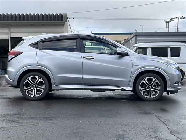 ヴェゼル ハイブリッドＺ・ホンダセンシング　４ＷＤ／禁煙車／純正メモリナビ／ＣＤ／ＤＶＤ／ＳＤ／ＢＴ／ＵＳＢ／１セグ／バクカメラ／ホンダセンシング／衝突軽減ブレーキ／レーンキープ／レーダークルーズコントロール／誤発進抑制／シートヒーター／ＥＴＣ（39枚目）