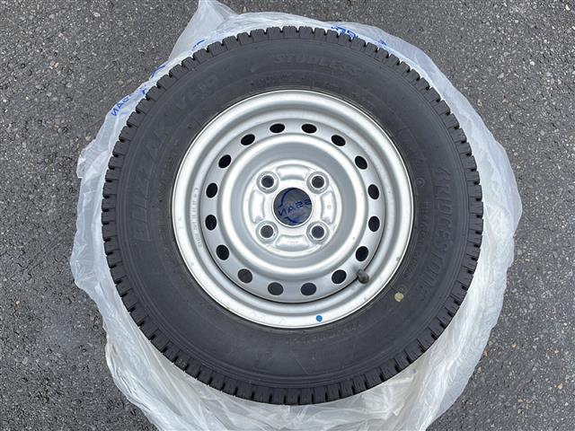 ＮＶ１００クリッパーバン ＤＸ　セーフィティＰＫＧ　／４ＷＤ／禁煙車／オートライト／ドアバイザー／横滑り防止／衝突被害軽減システム／クリアランスソナー／冬タイヤ積み込み／純正フロアマット／パワーウィンドウ／ヘットライトレベライザー（5枚目）