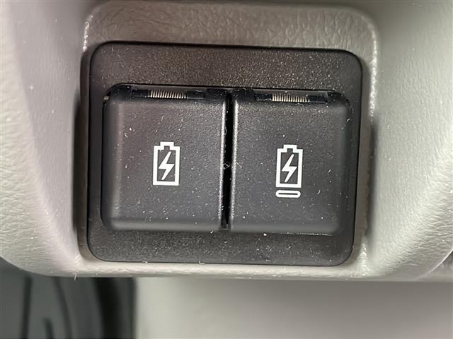 ＮＶ１００クリッパーバン ＤＸ　セーフィティＰＫＧ　／４ＷＤ／禁煙車／オートライト／ドアバイザー／横滑り防止／衝突被害軽減システム／クリアランスソナー／冬タイヤ積み込み／純正フロアマット／パワーウィンドウ／ヘットライトレベライザー（11枚目）