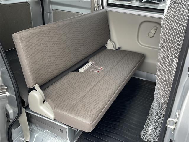 ＮＶ１００クリッパーバン ＤＸ　セーフィティＰＫＧ　／４ＷＤ／禁煙車／オートライト／ドアバイザー／横滑り防止／衝突被害軽減システム／クリアランスソナー／冬タイヤ積み込み／純正フロアマット／パワーウィンドウ／ヘットライトレベライザー（17枚目）