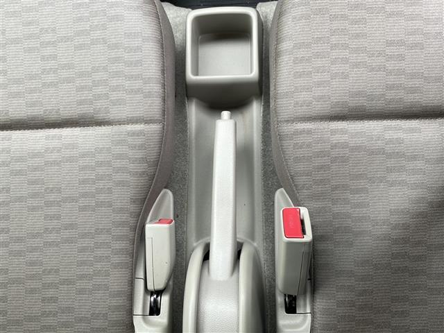 ＮＶ１００クリッパーバン ＤＸ　セーフィティＰＫＧ　／４ＷＤ／禁煙車／オートライト／ドアバイザー／横滑り防止／衝突被害軽減システム／クリアランスソナー／冬タイヤ積み込み／純正フロアマット／パワーウィンドウ／ヘットライトレベライザー（25枚目）