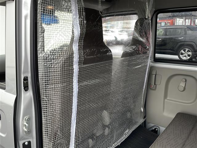 ＮＶ１００クリッパーバン ＤＸ　セーフィティＰＫＧ　／４ＷＤ／禁煙車／オートライト／ドアバイザー／横滑り防止／衝突被害軽減システム／クリアランスソナー／冬タイヤ積み込み／純正フロアマット／パワーウィンドウ／ヘットライトレベライザー（34枚目）