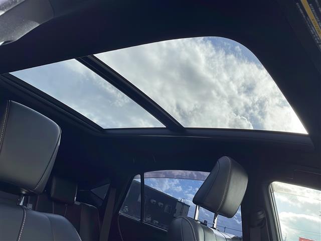 ハリアー エレガンス /禁煙車/寒冷地仕様/純正ナビ BT/AUX/USB/フルセグ/CD/DVD/SD/アイドリングストップ/定速クルーズコントロール/横滑り防止/革巻きステアリング/ステアリングスイッチ(5枚目)