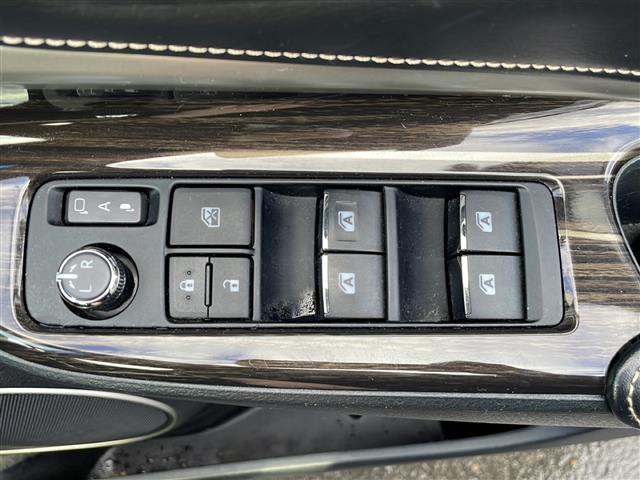 ハリアー エレガンス /禁煙車/寒冷地仕様/純正ナビ BT/AUX/USB/フルセグ/CD/DVD/SD/アイドリングストップ/定速クルーズコントロール/横滑り防止/革巻きステアリング/ステアリングスイッチ(29枚目)