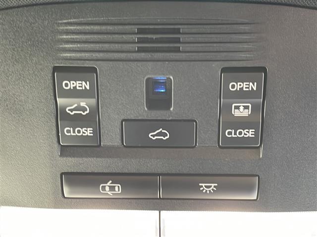 ハリアーハイブリッド プログレス　４ＷＤ／禁煙車／ＪＢＬサウンド／パノラマルーフ／３眼ＬＥＤヘッドライト／シーケンシャルウインカー／純正ＳＤナビ／ＣＤ／ＤＶＤ／ＢＤ／ＵＳＢ／ＡＵＸ／ＳＤ／ＭＳＶ／ＢＴ／フルセグ／全方位カメラ／ドラレコ（6枚目）