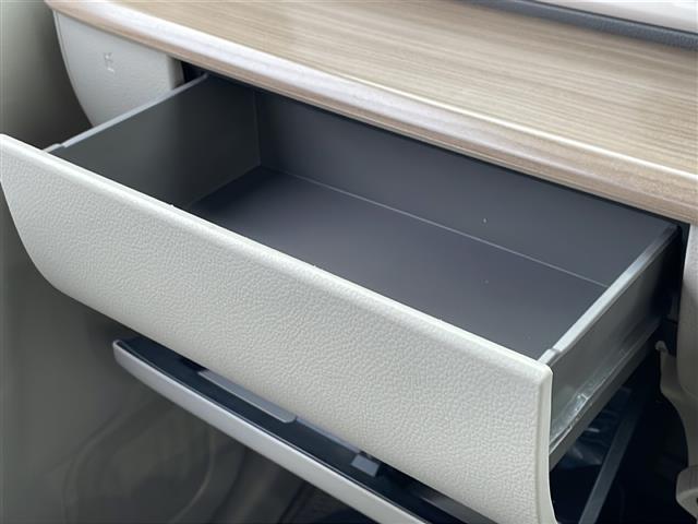 アルトラパン S 4WD/禁煙車/ワンオーナー/純正メモリナビ/CD/DVD/SD/MSV/USB/BT/フルセグ/全方位カメラ/衝突軽減ブレーキ/アイドリングストップ/横滑り防止/シートヒーター/冬タイヤ積み込み(12枚目)