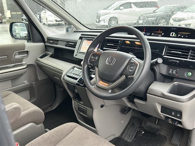 ステップワゴン G ホンダセンシング 4WD/禁煙車/ワンオーナー/わくわくゲート/社外SDナビ/CD/DVD/SD/MSV/BT/USB/フルセグ/バックカメラ/アイドリングストップ/クルーズコントロール/横滑り防止/両側パワースライド(8枚目)