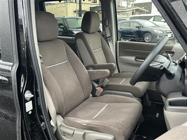 ステップワゴン G ホンダセンシング 4WD/禁煙車/ワンオーナー/わくわくゲート/社外SDナビ/CD/DVD/SD/MSV/BT/USB/フルセグ/バックカメラ/アイドリングストップ/クルーズコントロール/横滑り防止/両側パワースライド(9枚目)