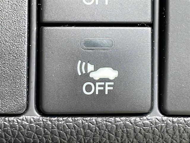 フィットハイブリッド Sパッケージ 4WD/禁煙車/純正SDナビ/CD/DVD/SD/BT/フルセグ/バックカメラ/CTBA/クルーズコントロール/パドルシフト/オートライト/LEDヘッドライト/フォグライト/ETC/社外AW夏タイヤ積(7枚目)