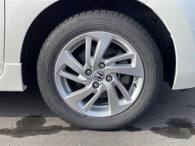 フィットハイブリッド Sパッケージ 4WD/禁煙車/純正SDナビ/CD/DVD/SD/BT/フルセグ/バックカメラ/CTBA/クルーズコントロール/パドルシフト/オートライト/LEDヘッドライト/フォグライト/ETC/社外AW夏タイヤ積(9枚目)