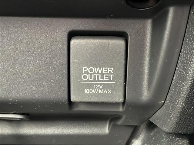 フィットハイブリッド Sパッケージ 4WD/禁煙車/純正SDナビ/CD/DVD/SD/BT/フルセグ/バックカメラ/CTBA/クルーズコントロール/パドルシフト/オートライト/LEDヘッドライト/フォグライト/ETC/社外AW夏タイヤ積(19枚目)