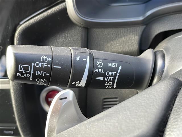 フィットハイブリッド Sパッケージ 4WD/禁煙車/純正SDナビ/CD/DVD/SD/BT/フルセグ/バックカメラ/CTBA/クルーズコントロール/パドルシフト/オートライト/LEDヘッドライト/フォグライト/ETC/社外AW夏タイヤ積(32枚目)