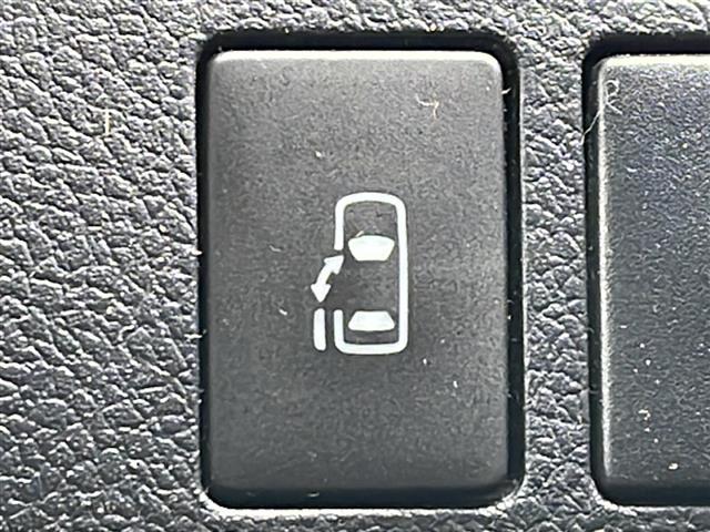 ヴォクシー X Lエディション /4WD/禁煙車/寒冷地仕様/社外ナビ BT/CD/DVD/AUX/SD/フルセグ/片側パワースライドドア/ステアリングスイッチ/オートエアコン/パワーウィンドウ/フロントデアイサー(6枚目)