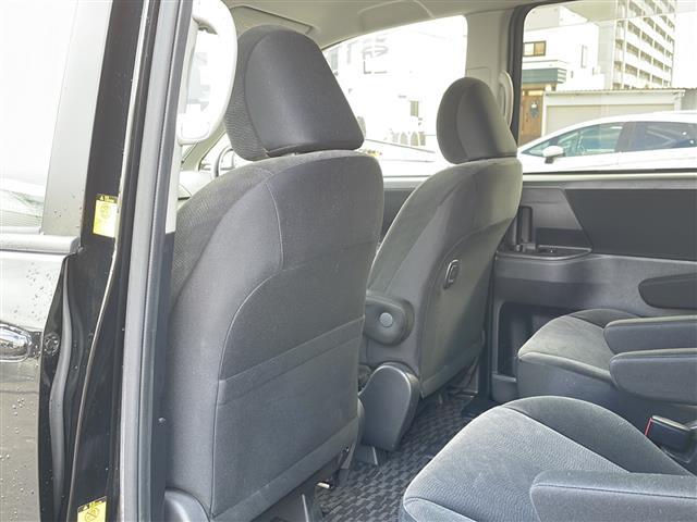 ヴォクシー X Lエディション /4WD/禁煙車/寒冷地仕様/社外ナビ BT/CD/DVD/AUX/SD/フルセグ/片側パワースライドドア/ステアリングスイッチ/オートエアコン/パワーウィンドウ/フロントデアイサー(15枚目)