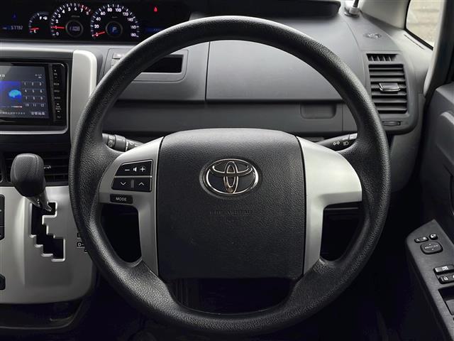 ヴォクシー X Lエディション /4WD/禁煙車/寒冷地仕様/社外ナビ BT/CD/DVD/AUX/SD/フルセグ/片側パワースライドドア/ステアリングスイッチ/オートエアコン/パワーウィンドウ/フロントデアイサー(24枚目)