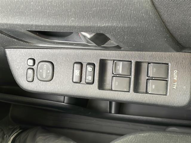 ヴォクシー X Lエディション /4WD/禁煙車/寒冷地仕様/社外ナビ BT/CD/DVD/AUX/SD/フルセグ/片側パワースライドドア/ステアリングスイッチ/オートエアコン/パワーウィンドウ/フロントデアイサー(33枚目)