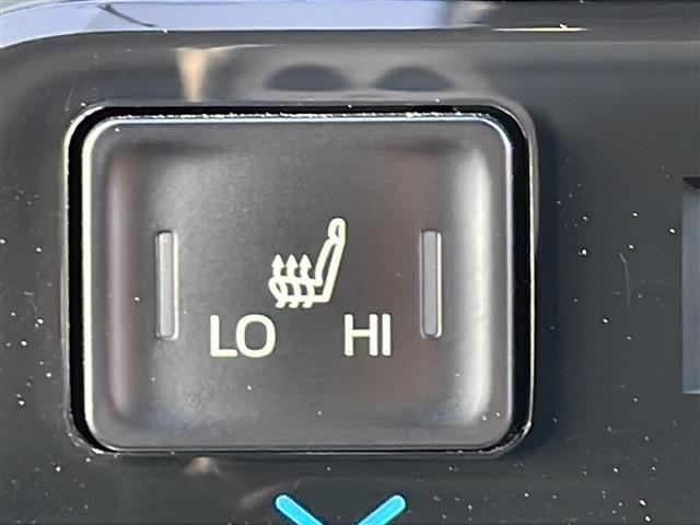 ヴォクシー S-Z ワンオーナー 禁煙車 純正10.5インチナビ CD・DVD・BT・フルセグ バックカメラ 寒冷地仕様 セーフティセンス 純正エンジンスターター 両側パワースライドドア ユニバーサルステップ(6枚目)