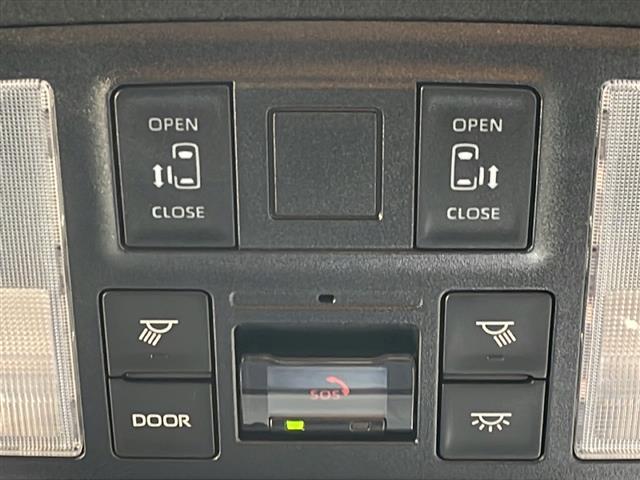 ヴォクシー S-Z ワンオーナー 禁煙車 純正10.5インチナビ CD・DVD・BT・フルセグ バックカメラ 寒冷地仕様 セーフティセンス 純正エンジンスターター 両側パワースライドドア ユニバーサルステップ(7枚目)