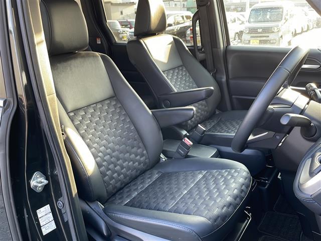 ヴォクシー S-Z ワンオーナー 禁煙車 純正10.5インチナビ CD・DVD・BT・フルセグ バックカメラ 寒冷地仕様 セーフティセンス 純正エンジンスターター 両側パワースライドドア ユニバーサルステップ(17枚目)