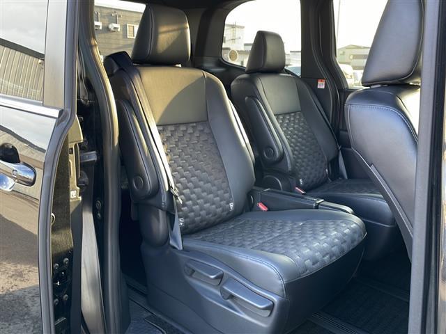 ヴォクシー S-Z ワンオーナー 禁煙車 純正10.5インチナビ CD・DVD・BT・フルセグ バックカメラ 寒冷地仕様 セーフティセンス 純正エンジンスターター 両側パワースライドドア ユニバーサルステップ(20枚目)